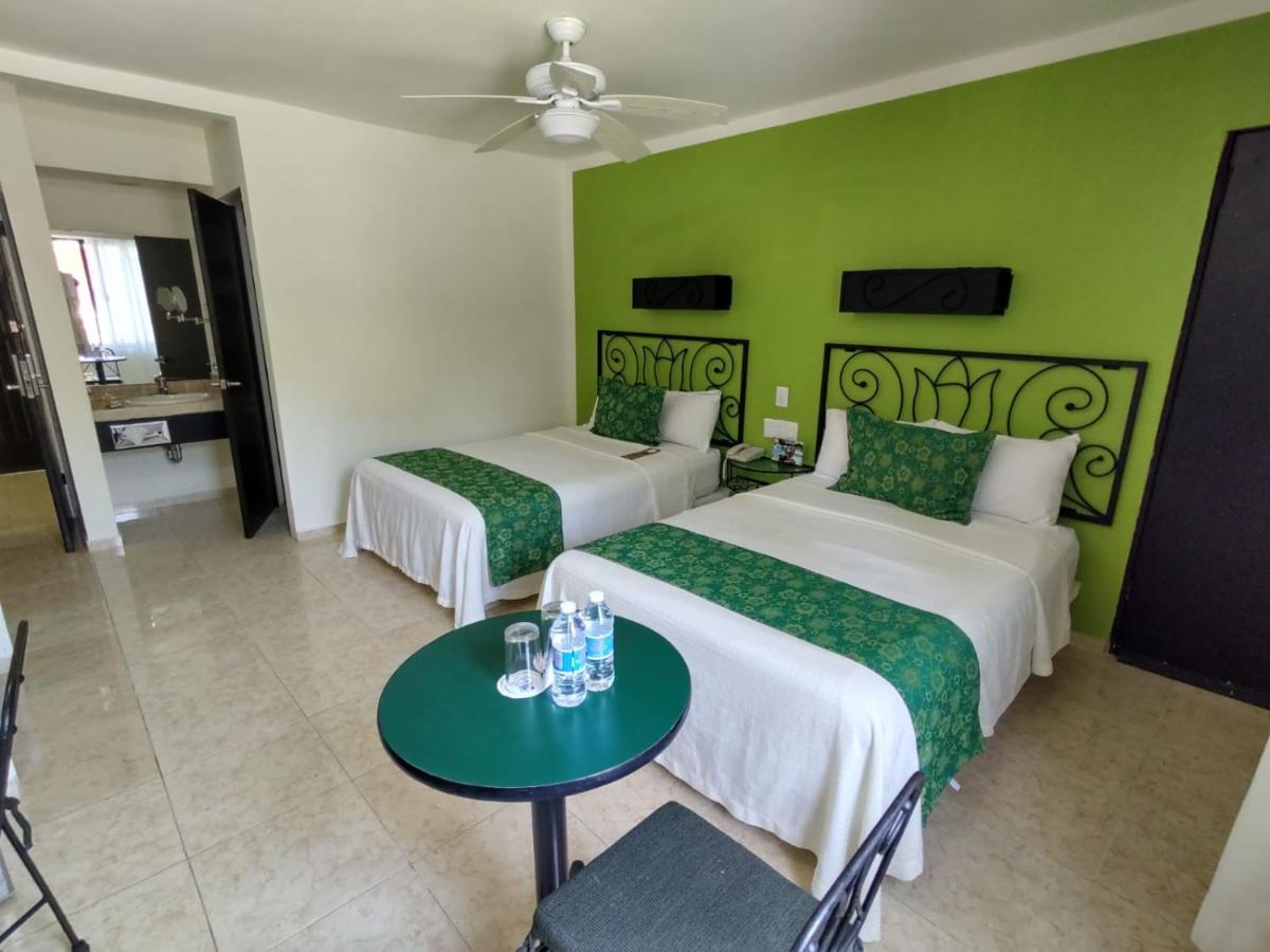 Hotel Maya Tulipanes Palenque Quarto foto